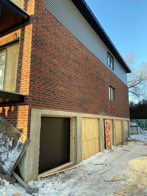 Février 2021 — La brique et les façades
