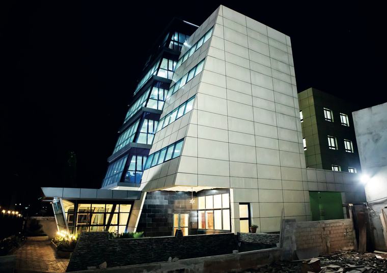 L'immeuble de nuit